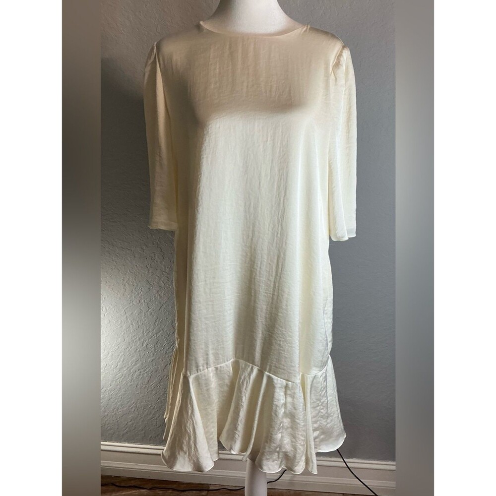 NWTtNeedle & Thread Chalk Ruffle Hem Shift Dress Size10
